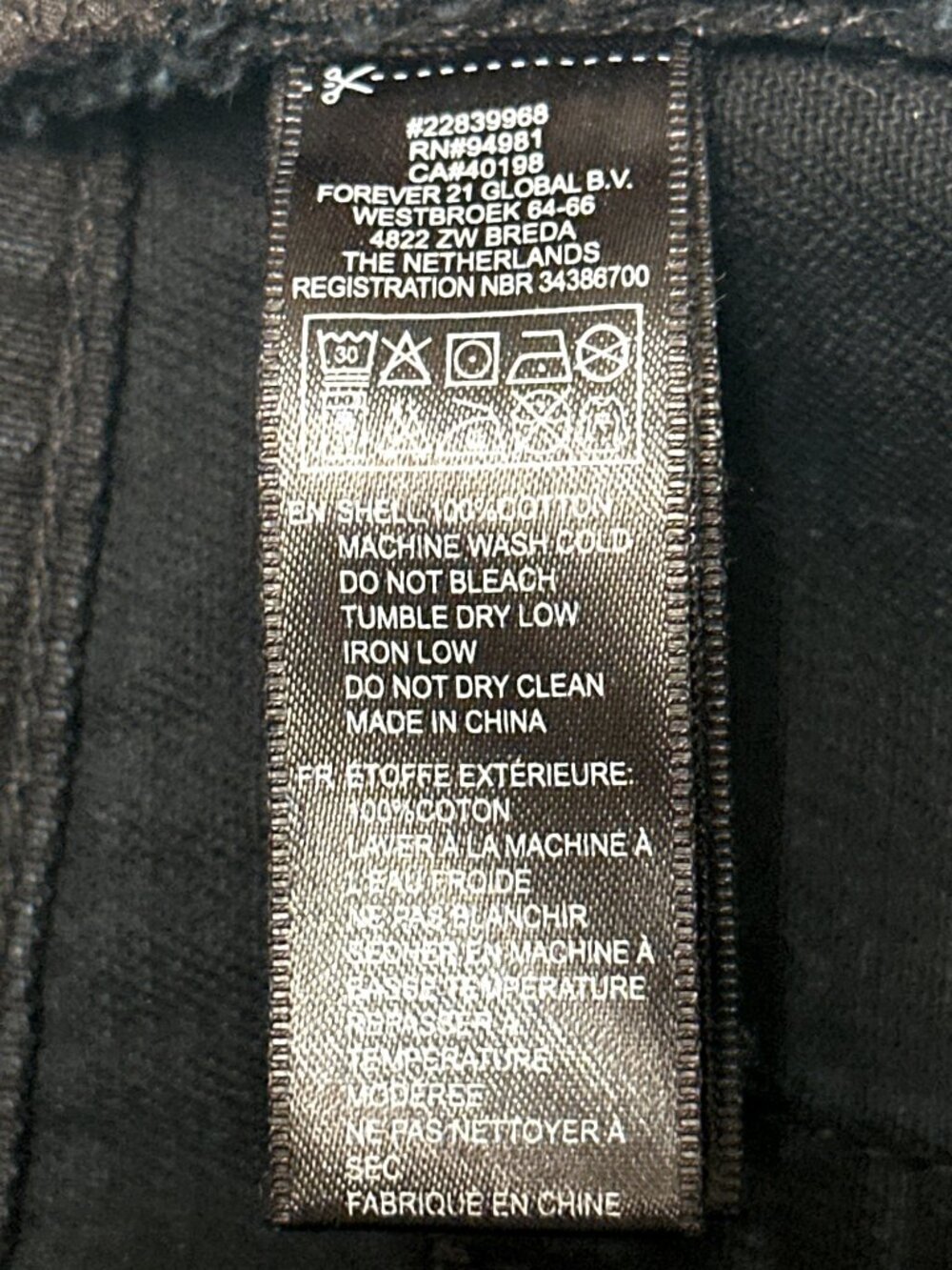 Forever 21 Size 28 Black Studded Shorts Frayed Cutoff Y2K Rocker Club Streetwear - Picture 8 of 9